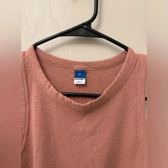 Lot of 3 Summer Tanks Great Condition - Time & Tru, Aerie, and Old Navy Size M - Picture 10 of 12